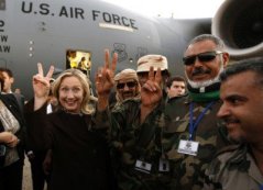 Hillary-Clinton-Libyan-rebels-400x289