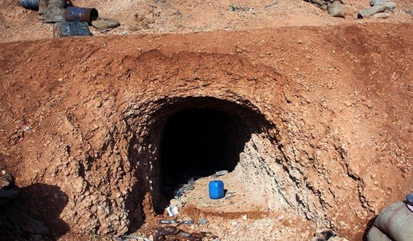 Syrian Army Detonates Tunnels under ISIL Positions in Deir Ezzur